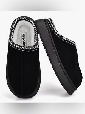 NWOT, Beranmey, Women/ Men Thick-Soled Fuzzy Slippers, black, 40/41